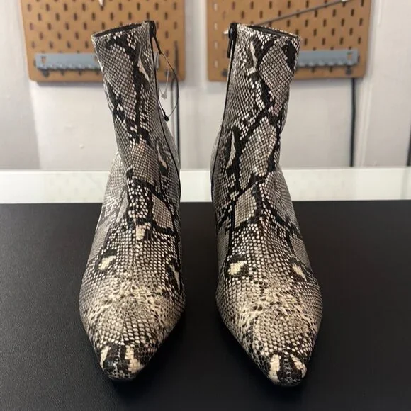 Steve Madden Women Kapital Snakeskin Print Kitten Heel Boots,Sz 8 (M),Disclaimer - Picture 2 of 15